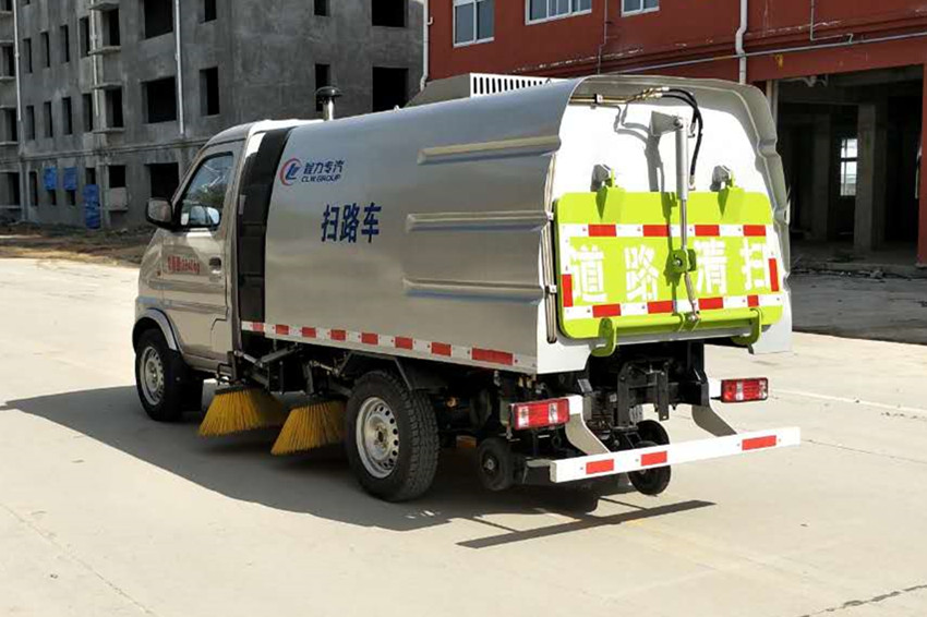 小型掃路車(chē) 小型掃路車(chē)